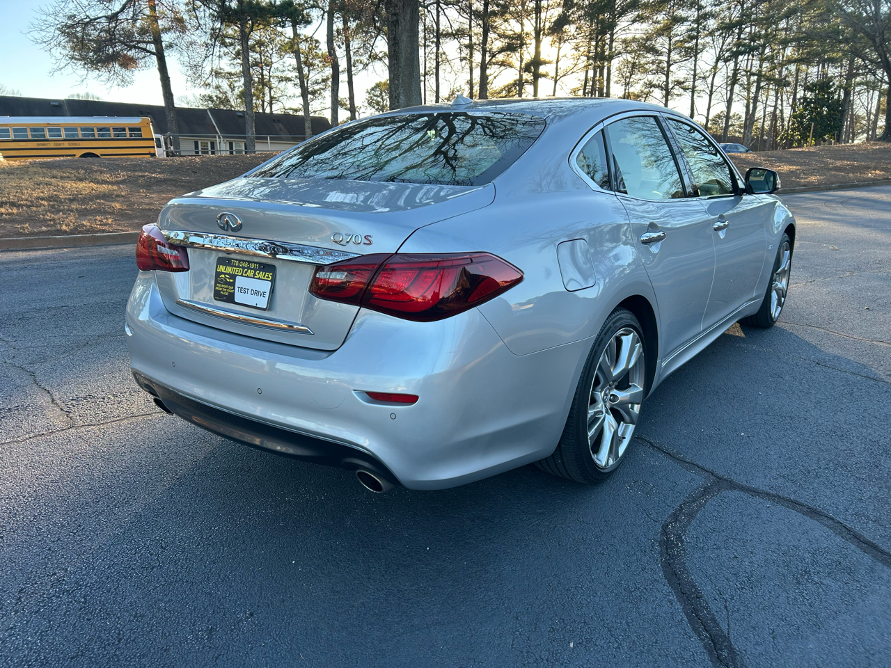 Infiniti Q70 3.7 RWD 2016