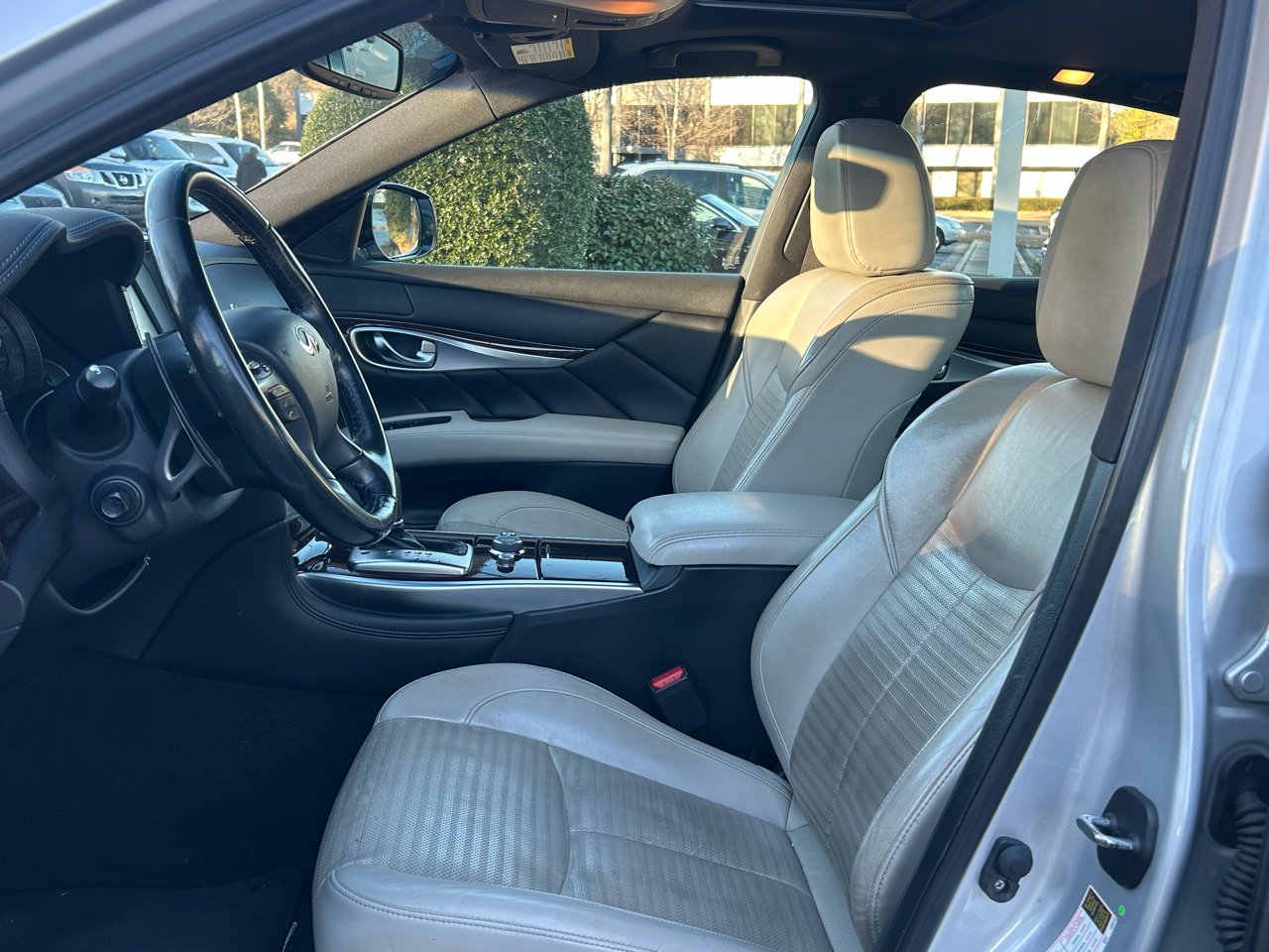 Infiniti Q70 3.7 RWD 2016