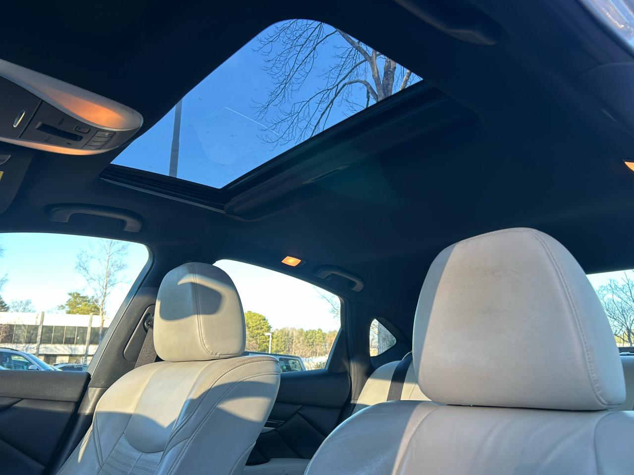 Infiniti Q70 3.7 RWD 2016