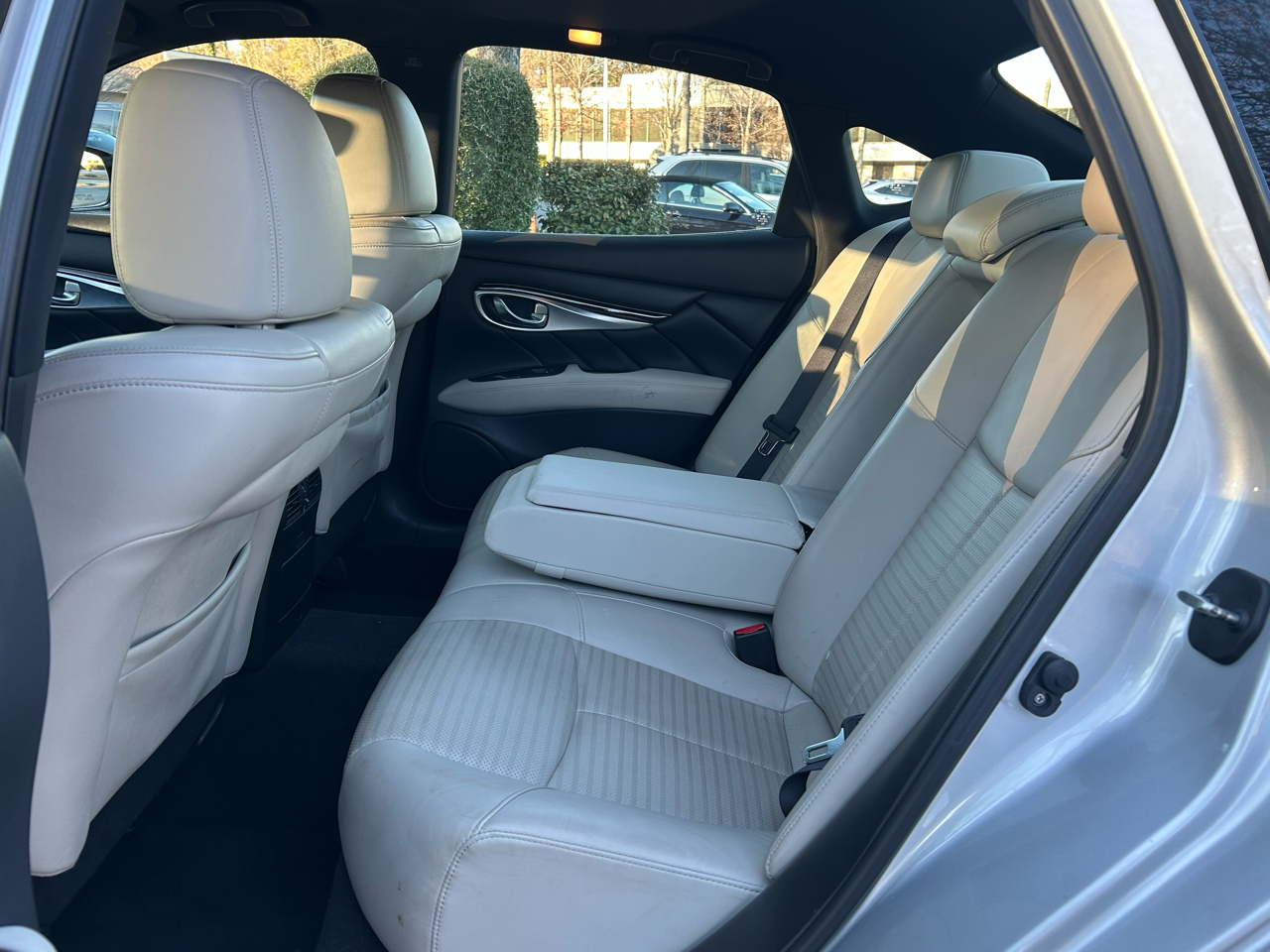 Infiniti Q70 3.7 RWD 2016