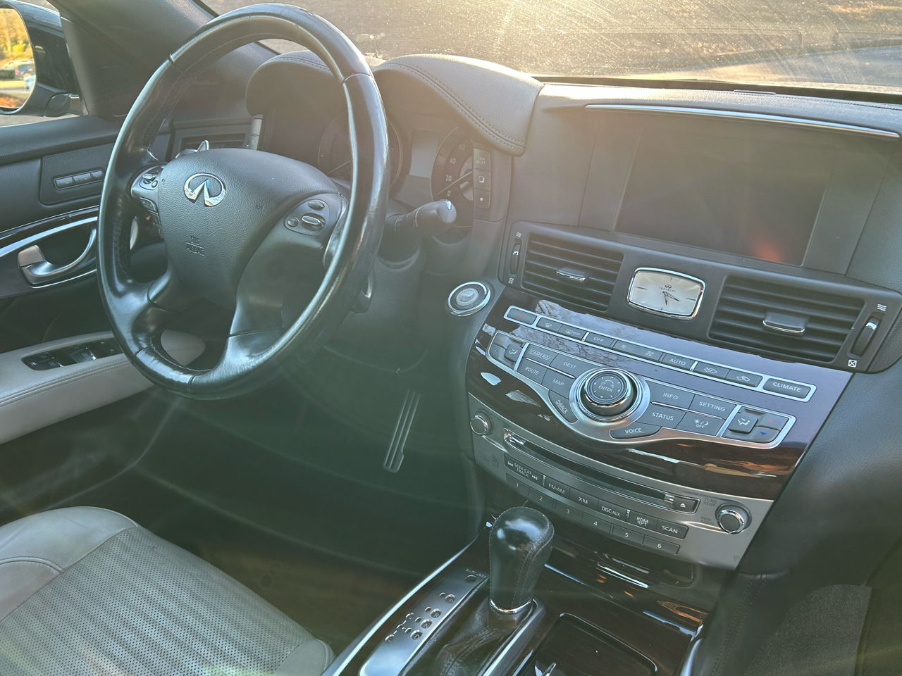 Infiniti Q70 3.7 RWD 2016