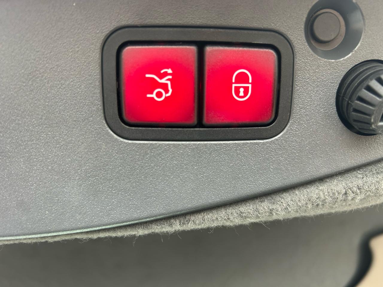 Mercedes-Benz SL-Class 2dr Roadster 5.5L V8 2008