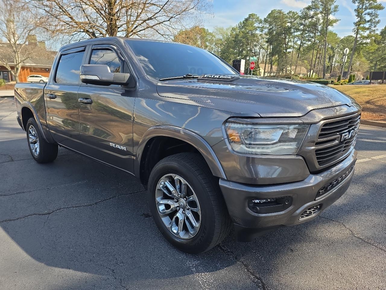 RAM 1500 Laramie 4x4 Crew Cab 5'7" Box 2021