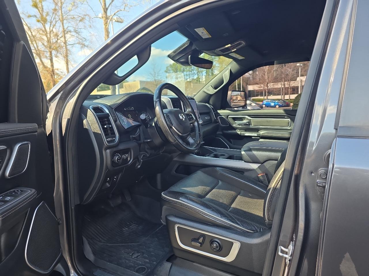 RAM 1500 Laramie 4x4 Crew Cab 5'7" Box 2021