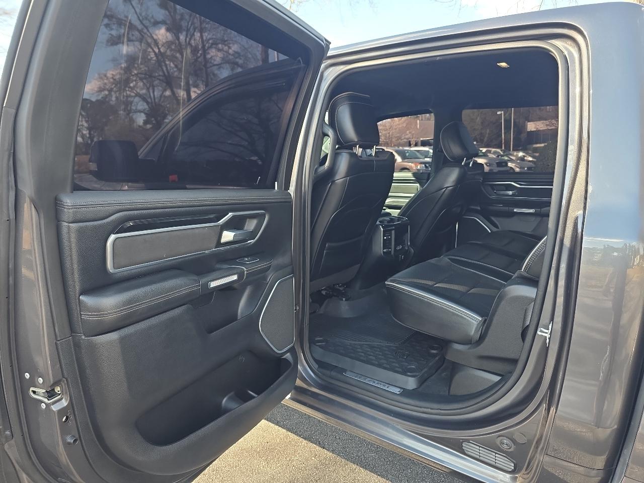 RAM 1500 Laramie 4x4 Crew Cab 5'7" Box 2021