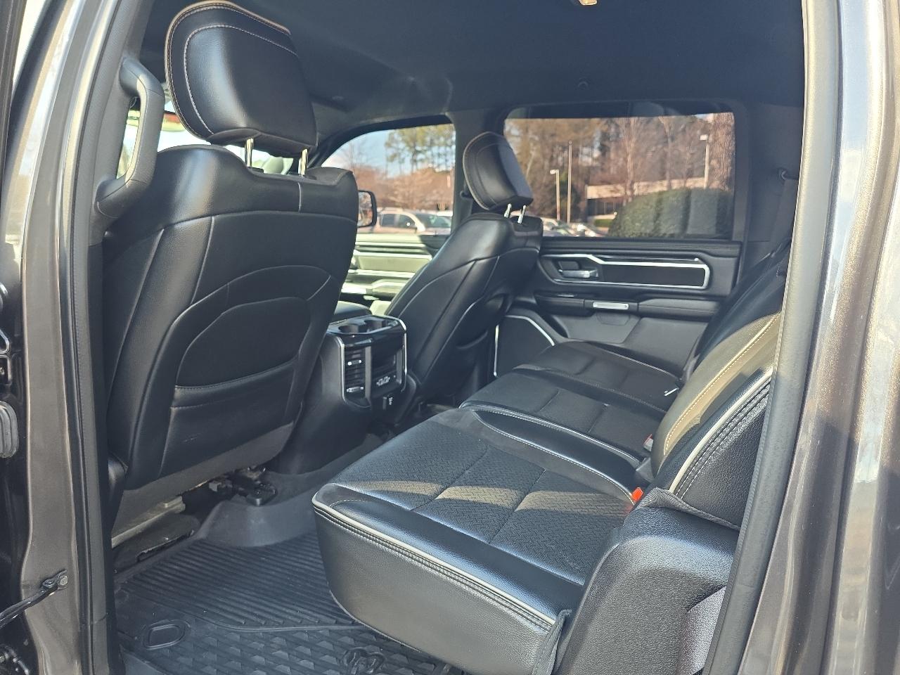 RAM 1500 Laramie 4x4 Crew Cab 5'7" Box 2021