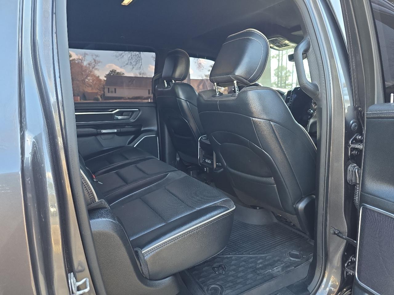 RAM 1500 Laramie 4x4 Crew Cab 5'7" Box 2021