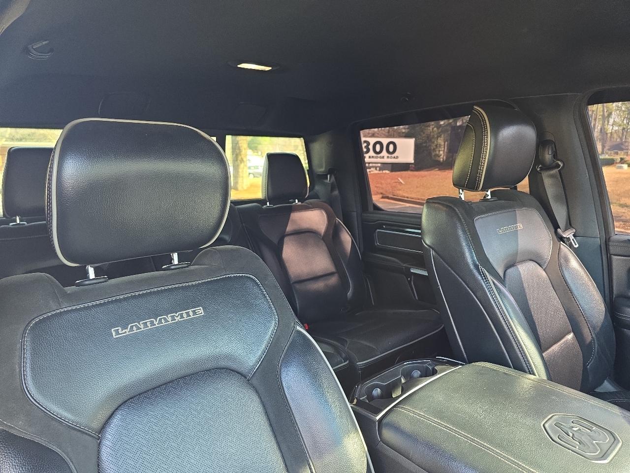 RAM 1500 Laramie 4x4 Crew Cab 5'7" Box 2021