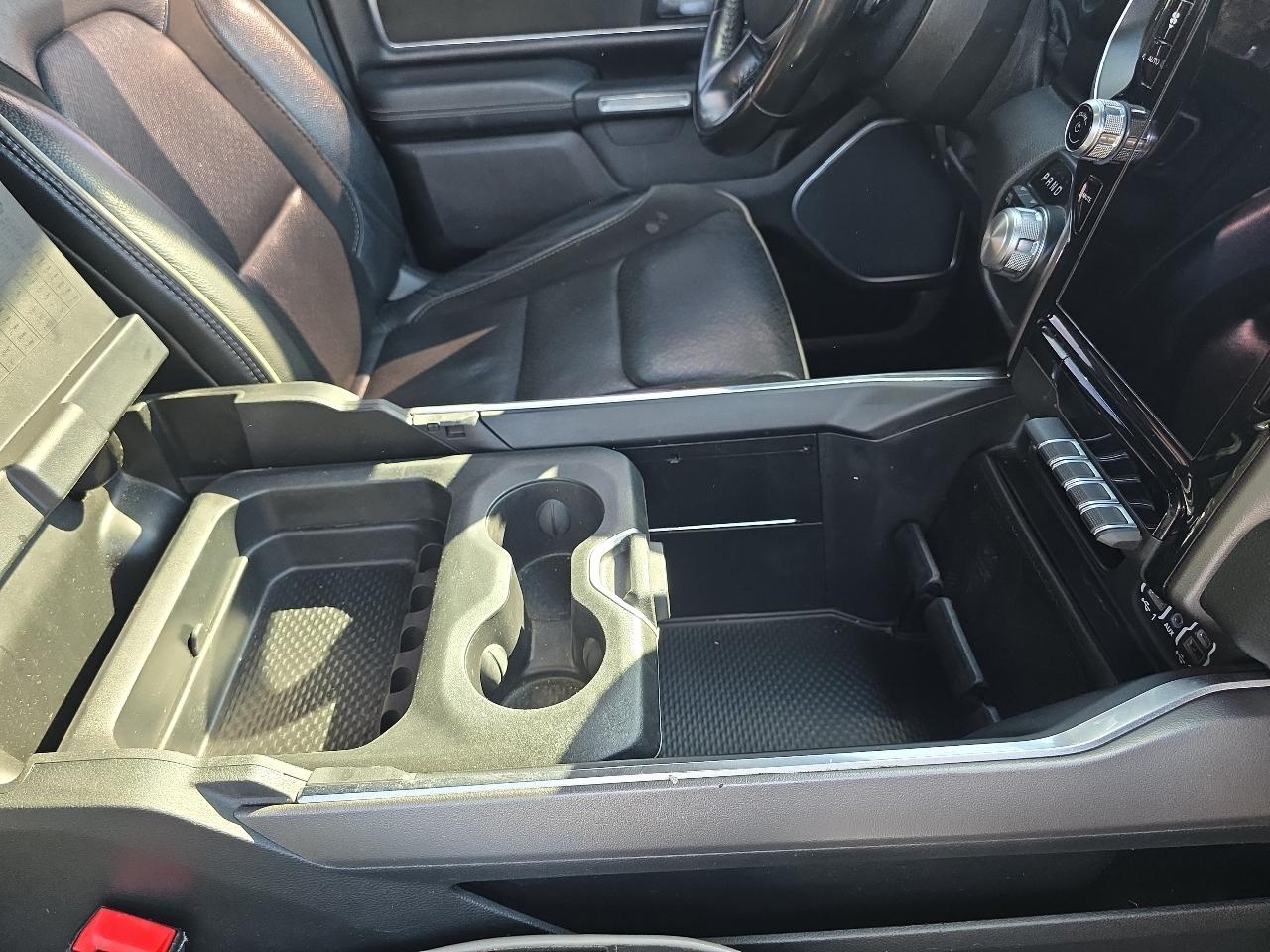 RAM 1500 Laramie 4x4 Crew Cab 5'7" Box 2021