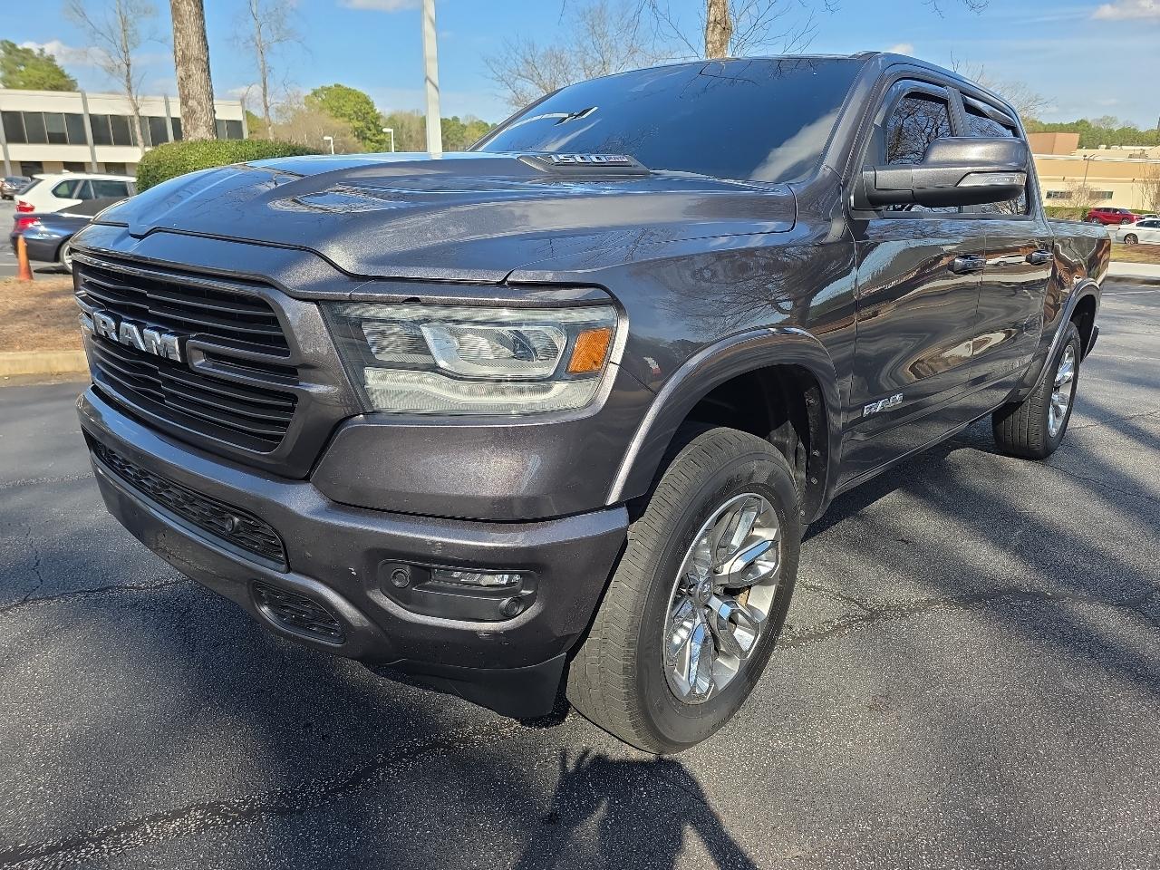 RAM 1500 Laramie 4x4 Crew Cab 5'7" Box 2021