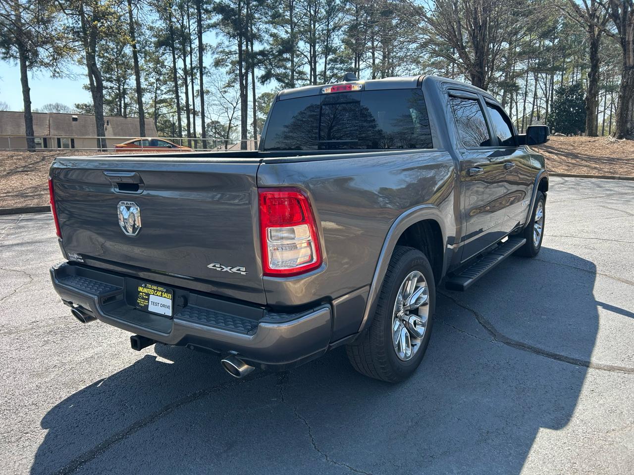 RAM 1500 Laramie 4x4 Crew Cab 5'7" Box 2021