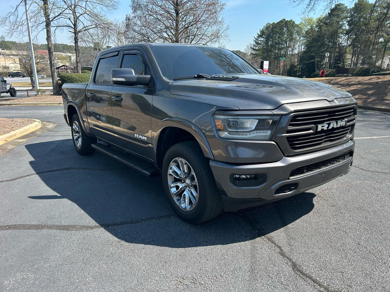 RAM 1500 Laramie 4x4 Crew Cab 5'7" Box 2021