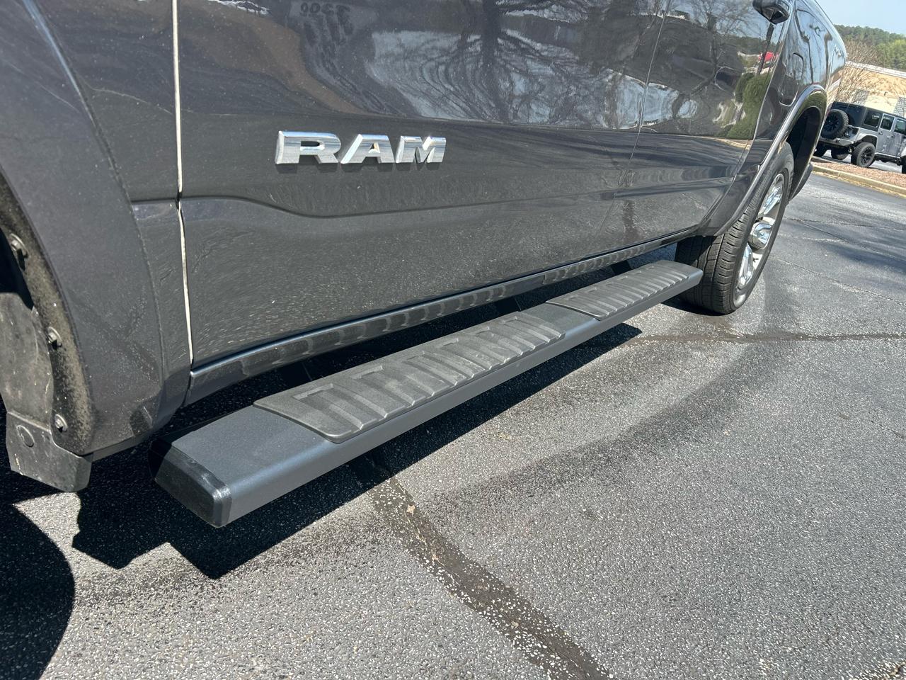 RAM 1500 Laramie 4x4 Crew Cab 5'7" Box 2021