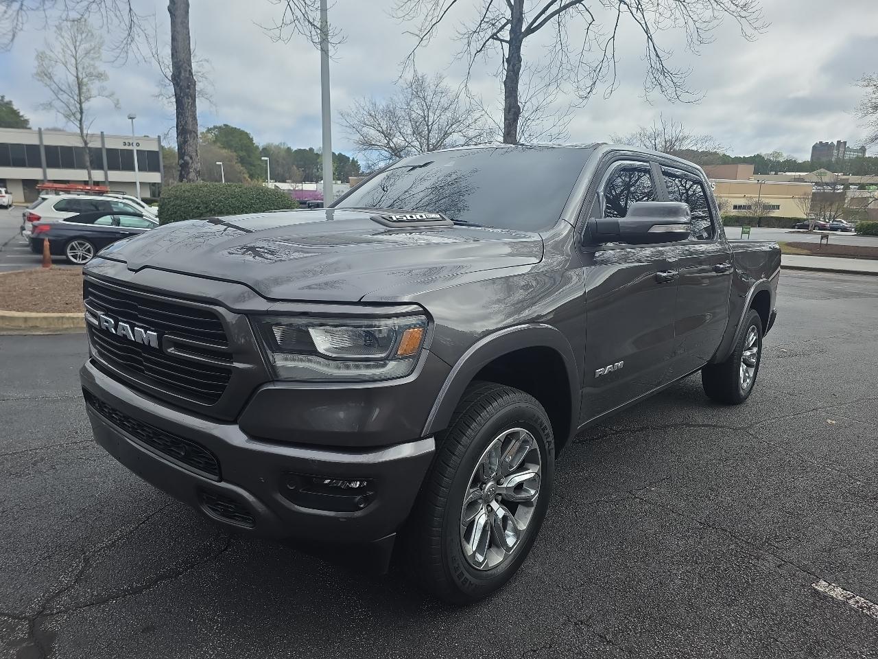 RAM 1500 Laramie 4x4 Crew Cab 5'7" Box 2021