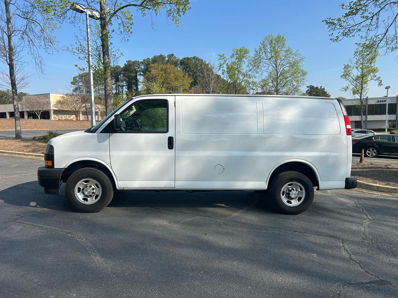 Chevrolet Express Cargo Van RWD 2500 135" 2020