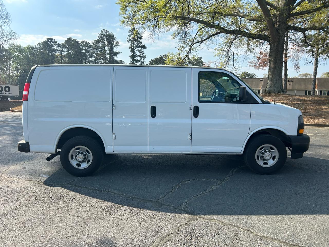 Chevrolet Express Cargo Van RWD 2500 135" 2020