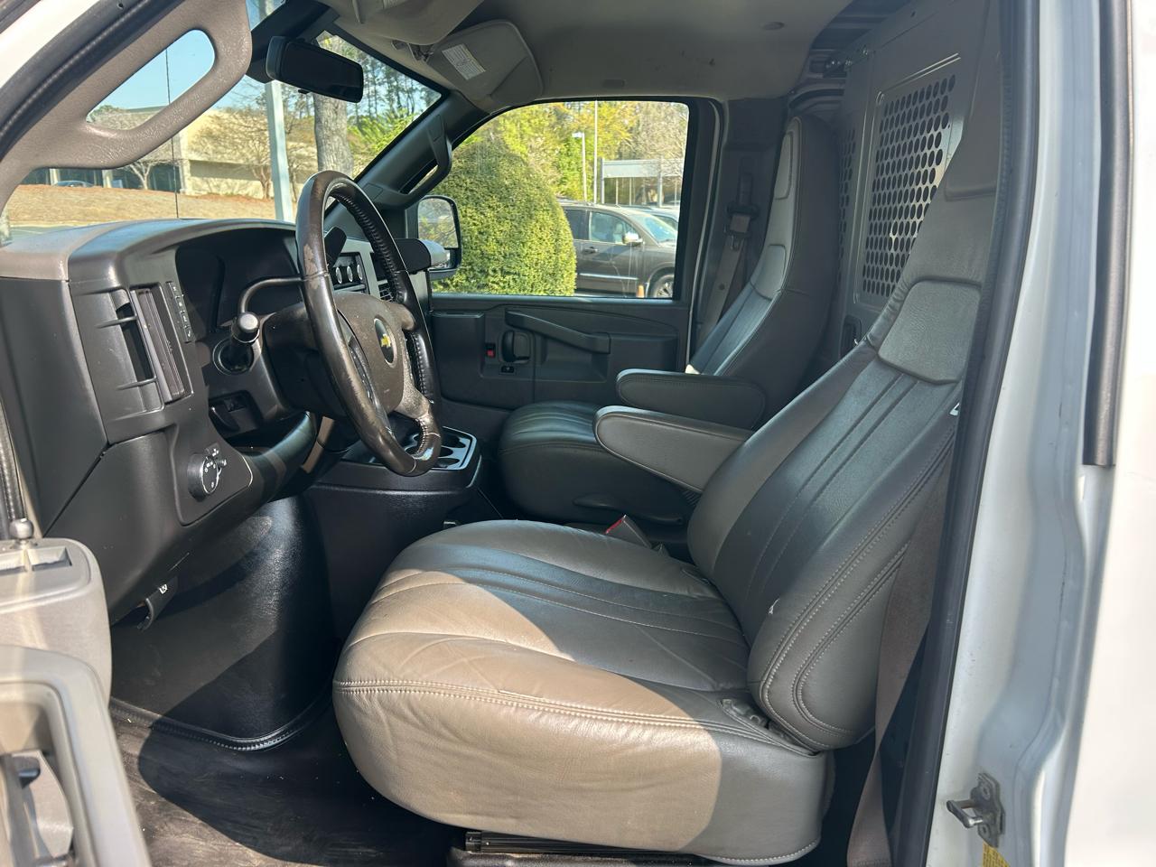 Chevrolet Express Cargo Van RWD 2500 135" 2020