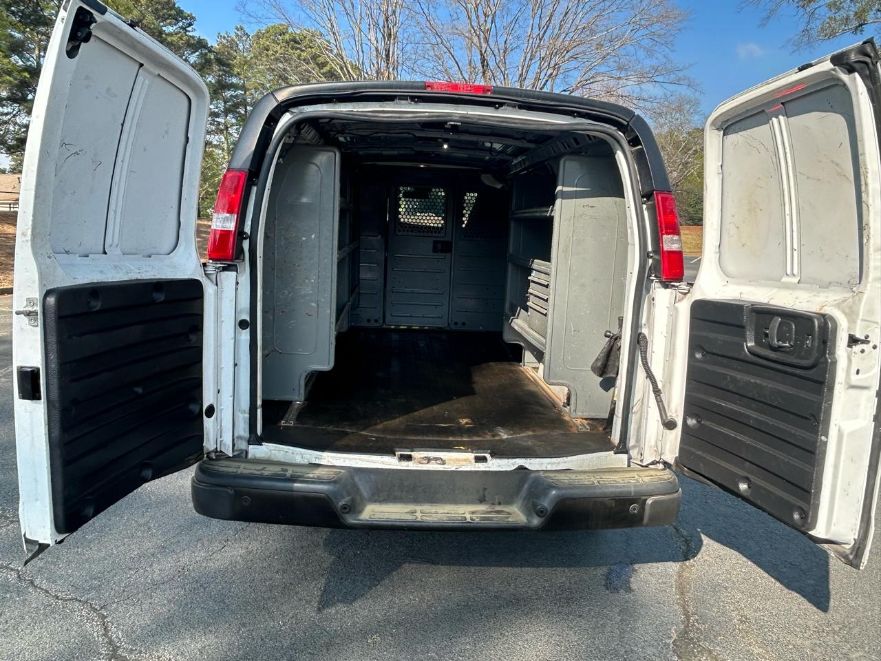 Chevrolet Express Cargo Van RWD 2500 135" 2020