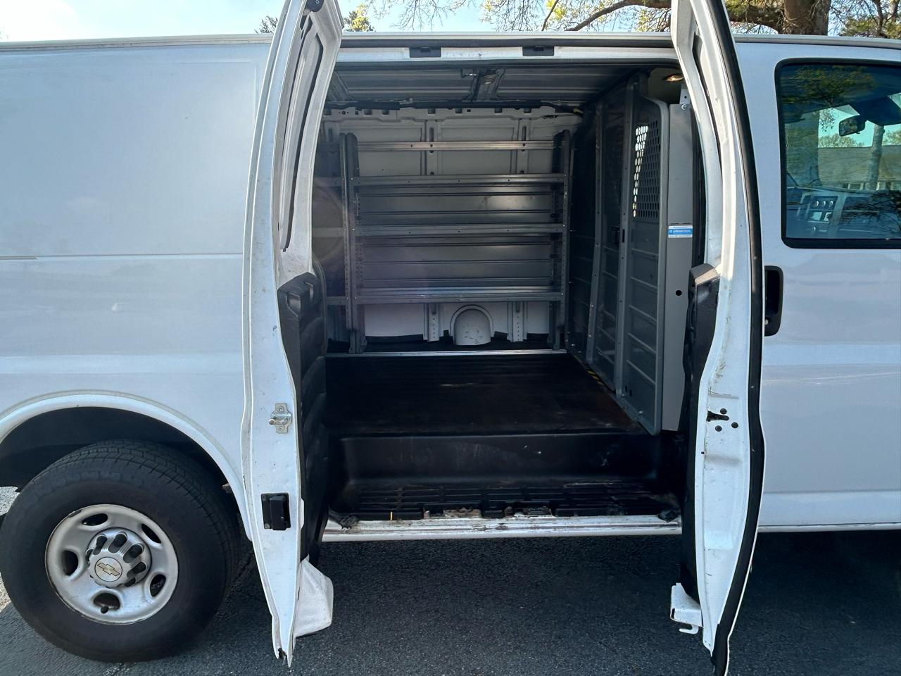 Chevrolet Express Cargo Van RWD 2500 135" 2020