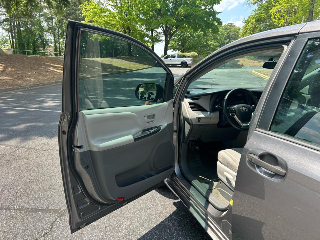 Toyota Sienna L FWD 7-Passenger (Natl) 2017