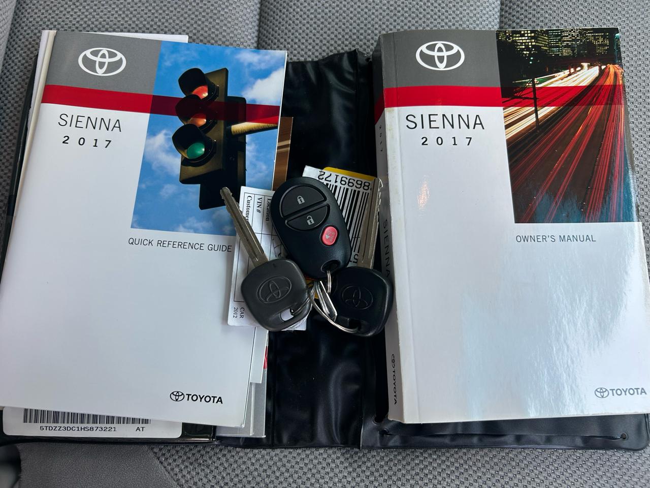 Toyota Sienna L FWD 7-Passenger (Natl) 2017