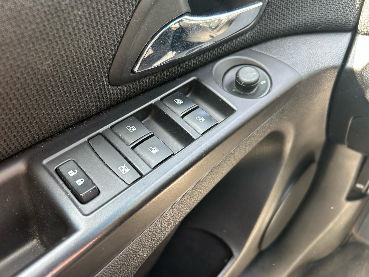 Chevrolet Cruze Limited 4dr Sdn Auto LT w/1LT 2016