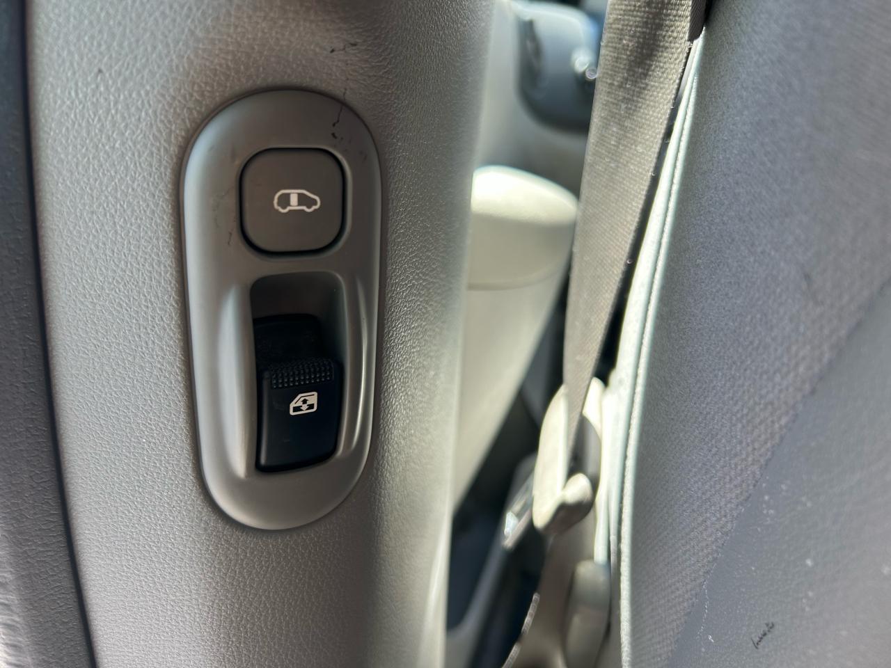 Kia Sedona 4dr LWB LX 2009