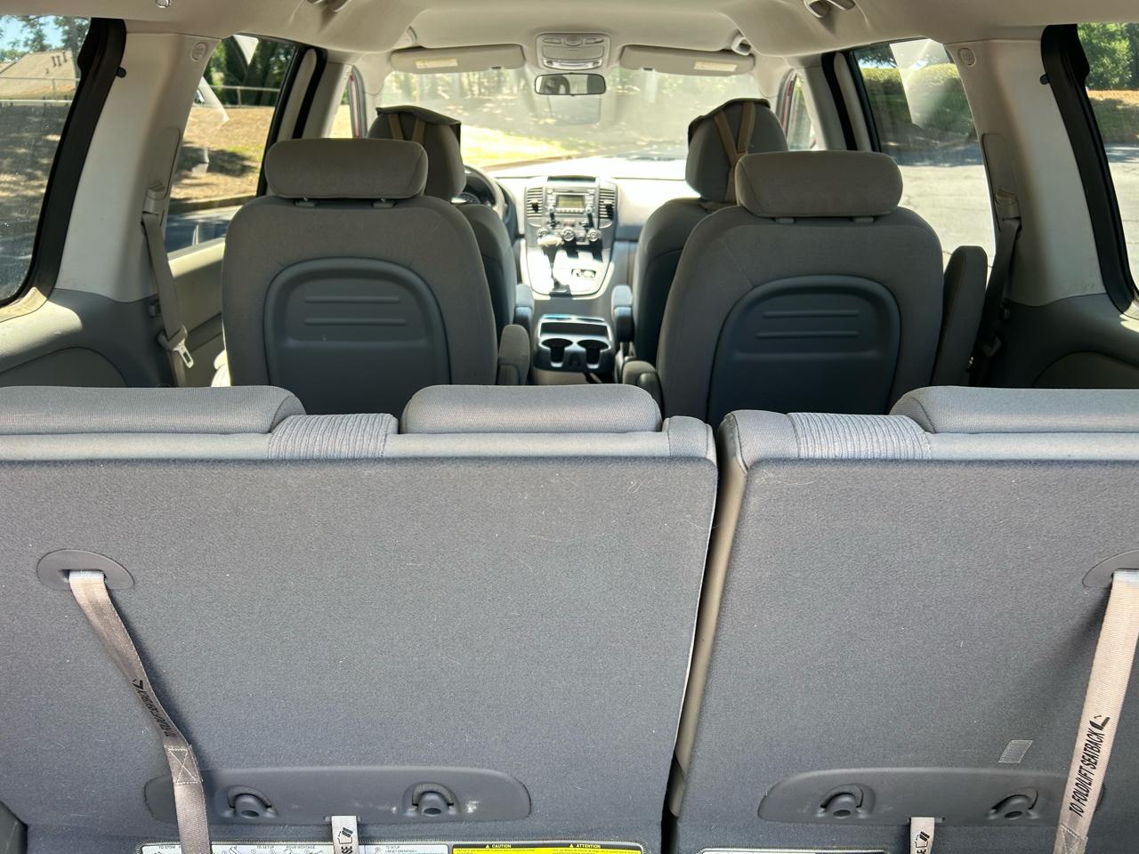 Kia Sedona 4dr LWB LX 2009