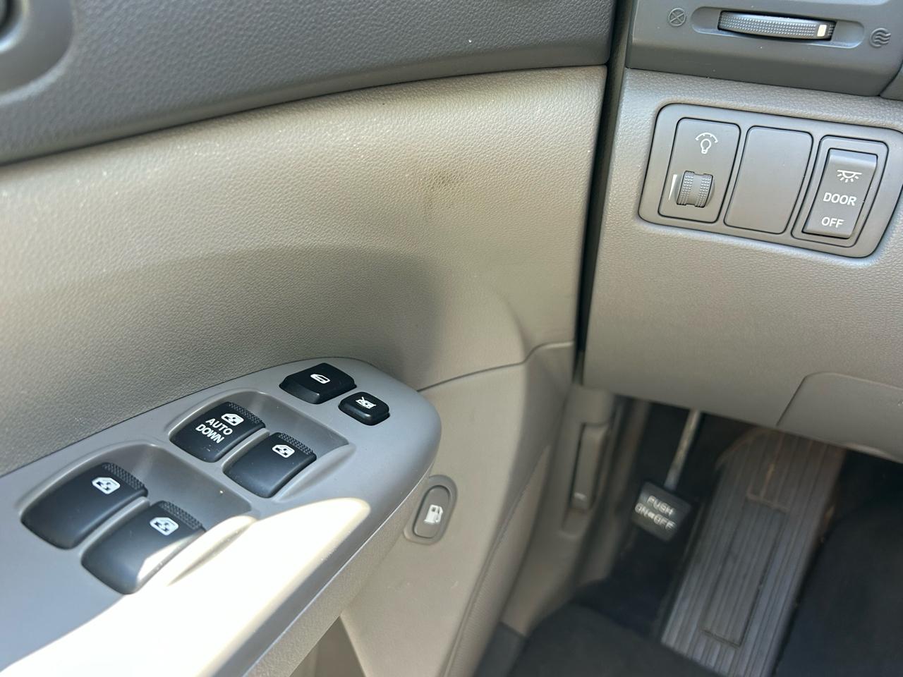 Kia Sedona 4dr LWB LX 2009