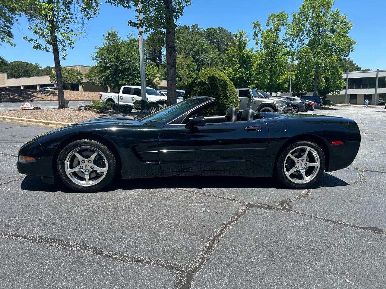 Chevrolet Corvette 2dr Convertible 2002