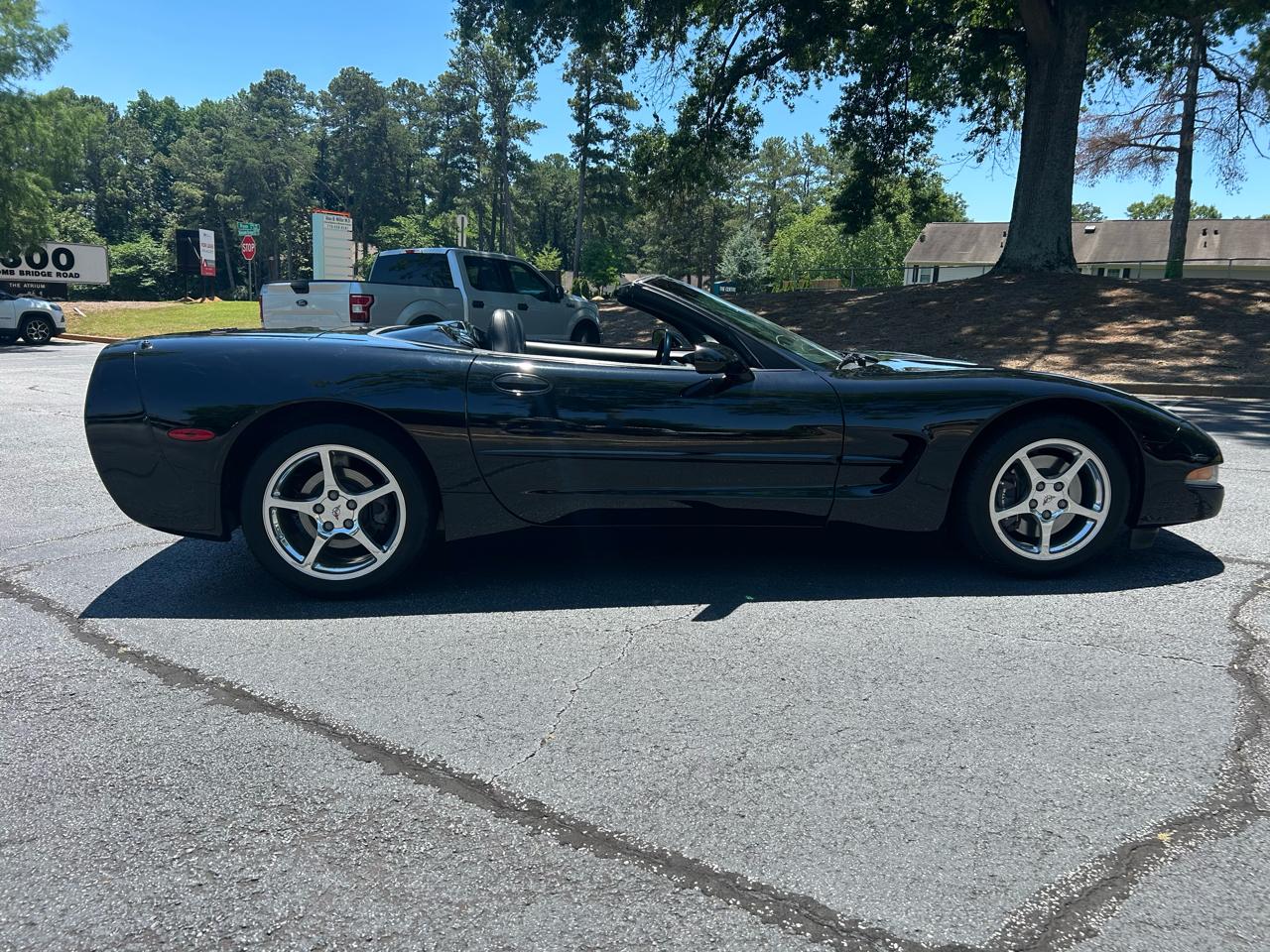 Chevrolet Corvette 2dr Convertible 2002