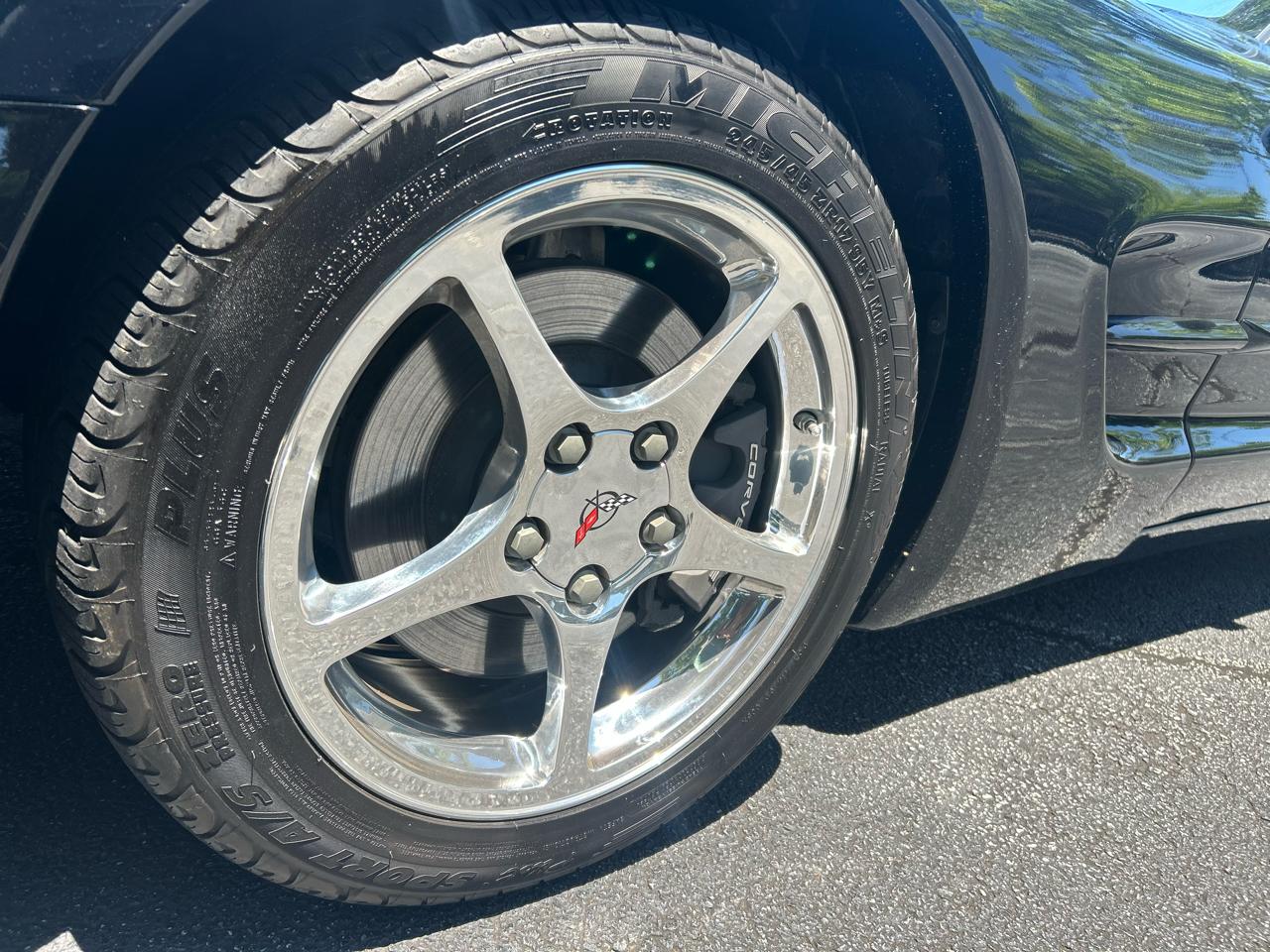 Chevrolet Corvette 2dr Convertible 2002