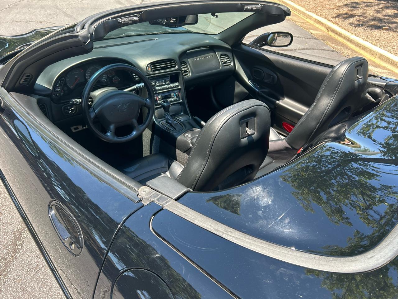 Chevrolet Corvette 2dr Convertible 2002