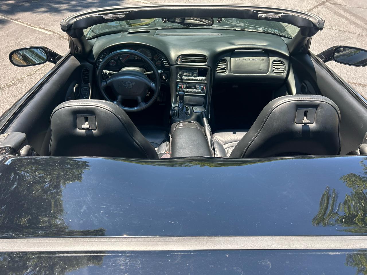 Chevrolet Corvette 2dr Convertible 2002