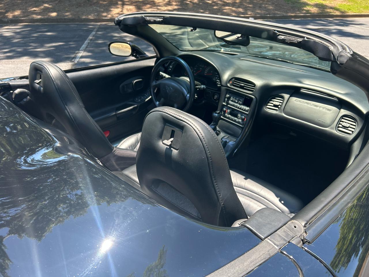 Chevrolet Corvette 2dr Convertible 2002