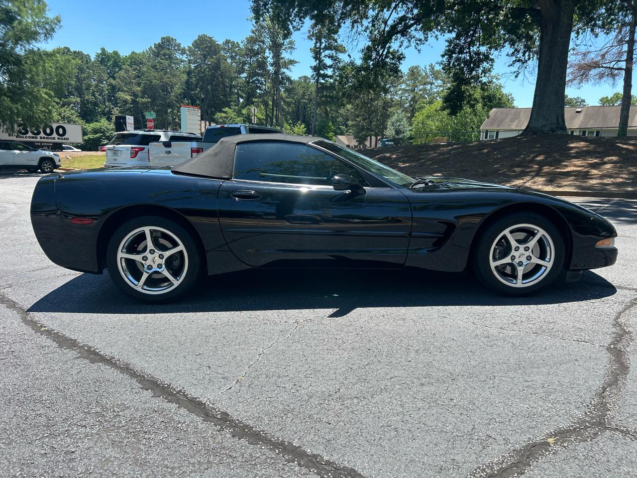 Chevrolet Corvette 2dr Convertible 2002