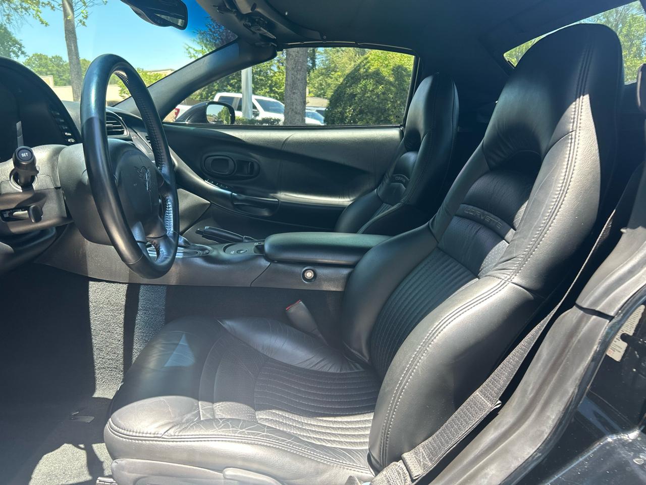 Chevrolet Corvette 2dr Convertible 2002