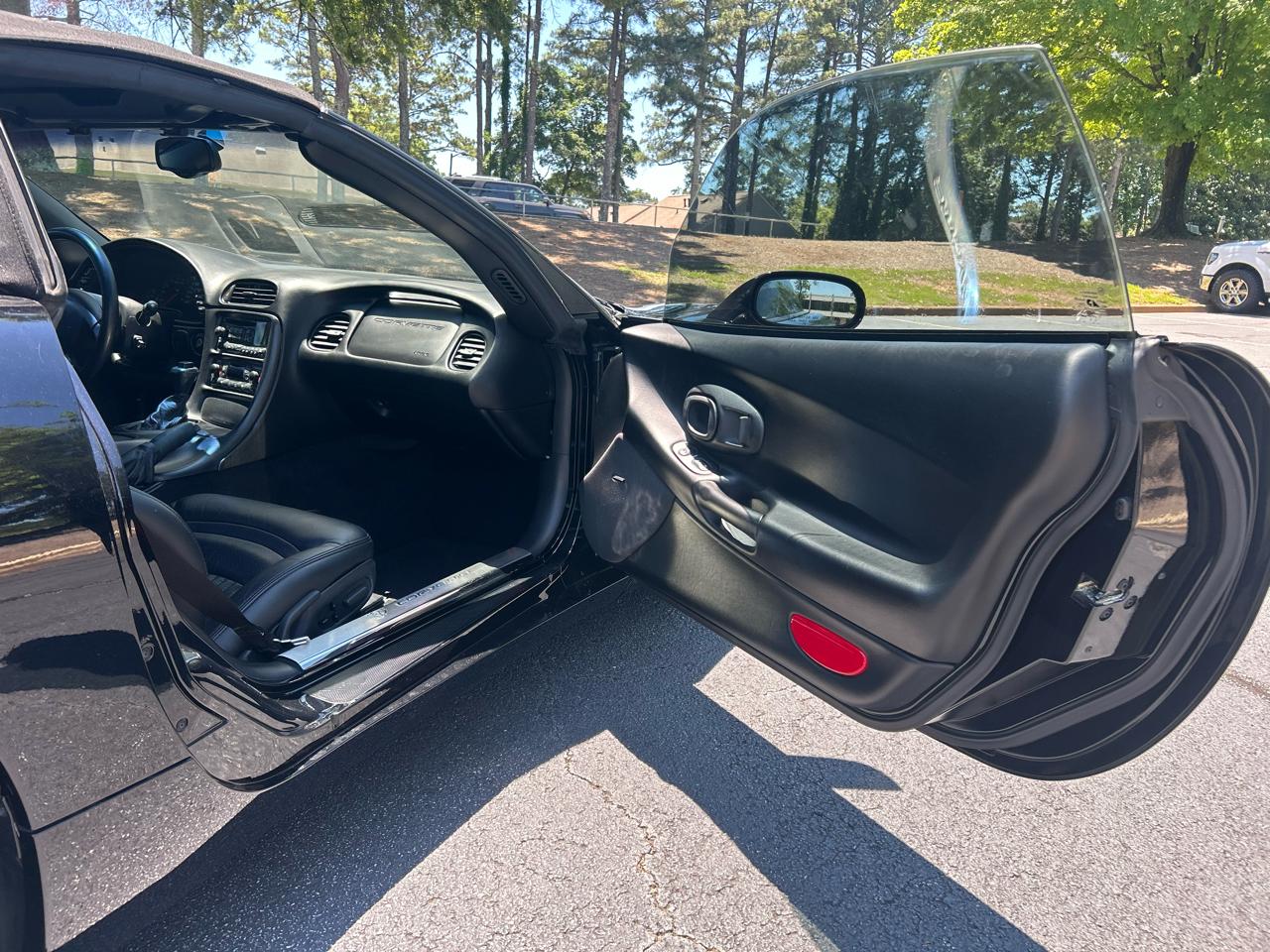 Chevrolet Corvette 2dr Convertible 2002
