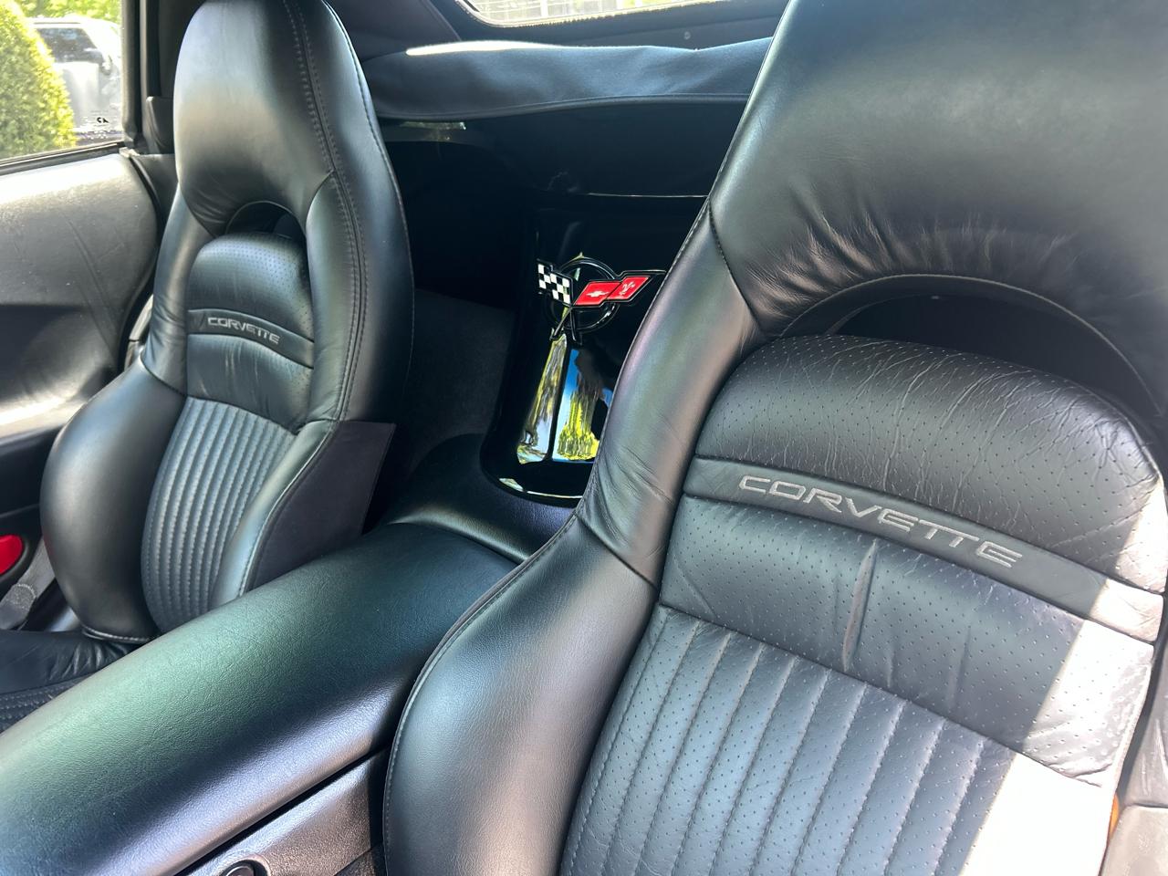 Chevrolet Corvette 2dr Convertible 2002