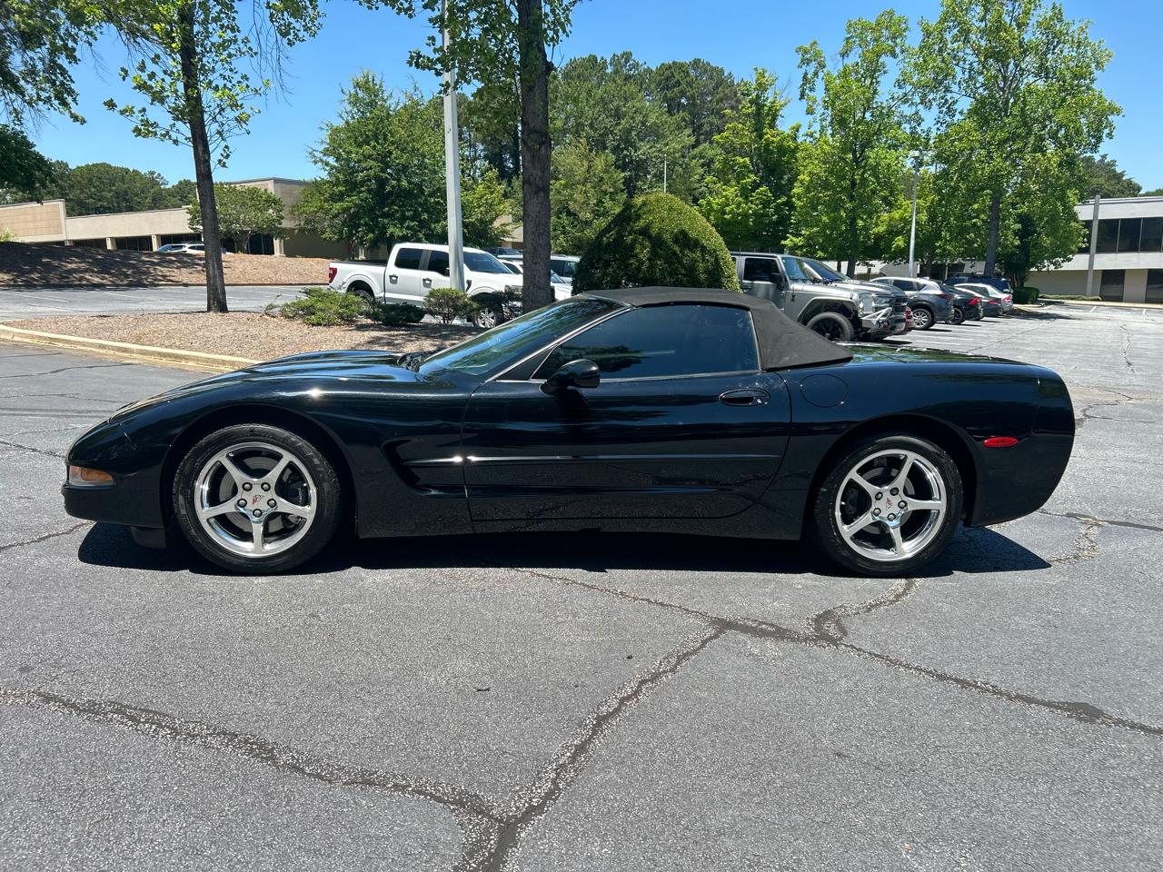 Chevrolet Corvette 2dr Convertible 2002