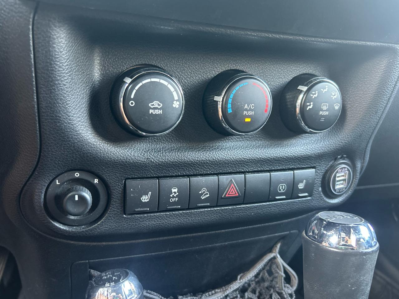 Jeep Wrangler Unlimited 4WD 4dr Rubicon 2014