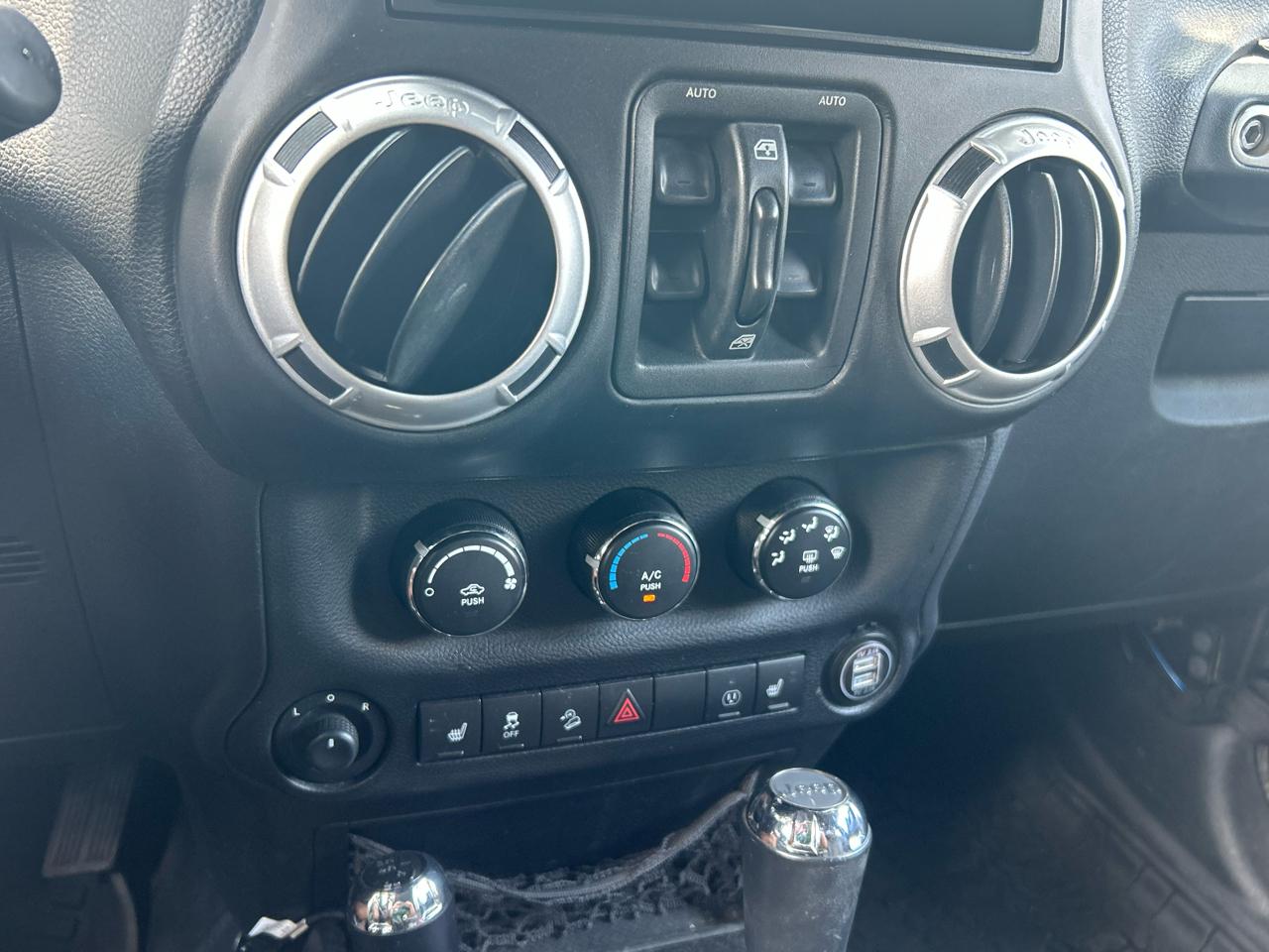 Jeep Wrangler Unlimited 4WD 4dr Rubicon 2014