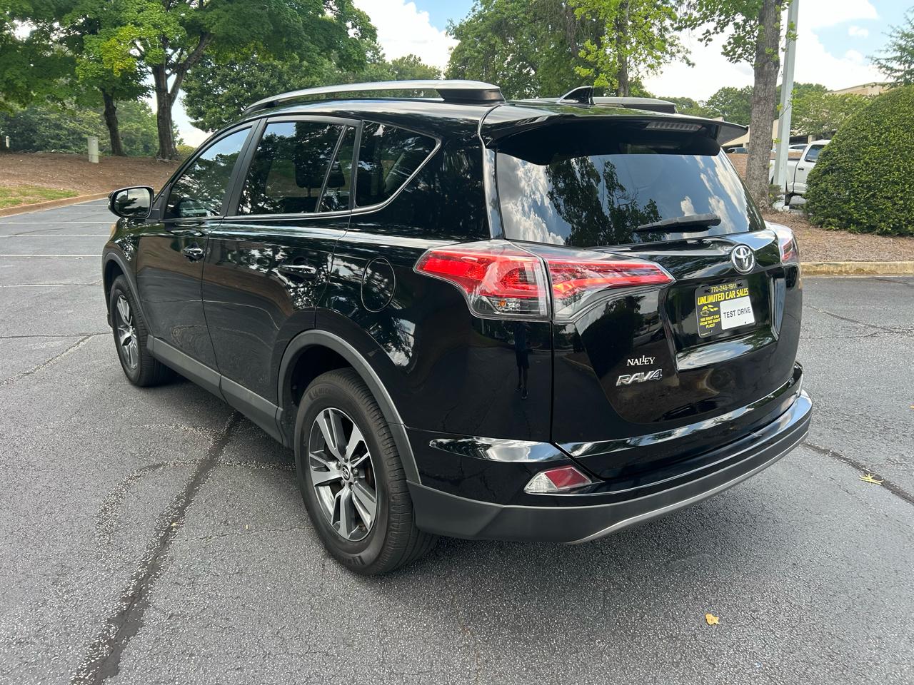 Toyota RAV4 XLE FWD (Natl) 2017