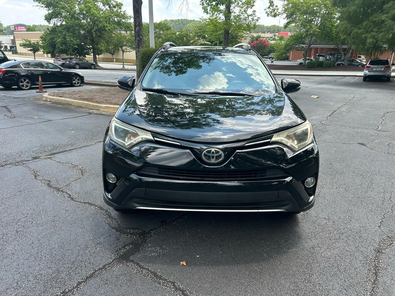 Toyota RAV4 XLE FWD (Natl) 2017
