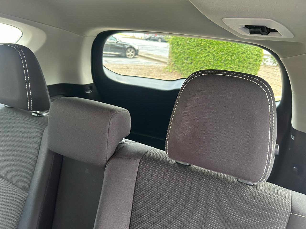 Toyota RAV4 XLE FWD (Natl) 2017