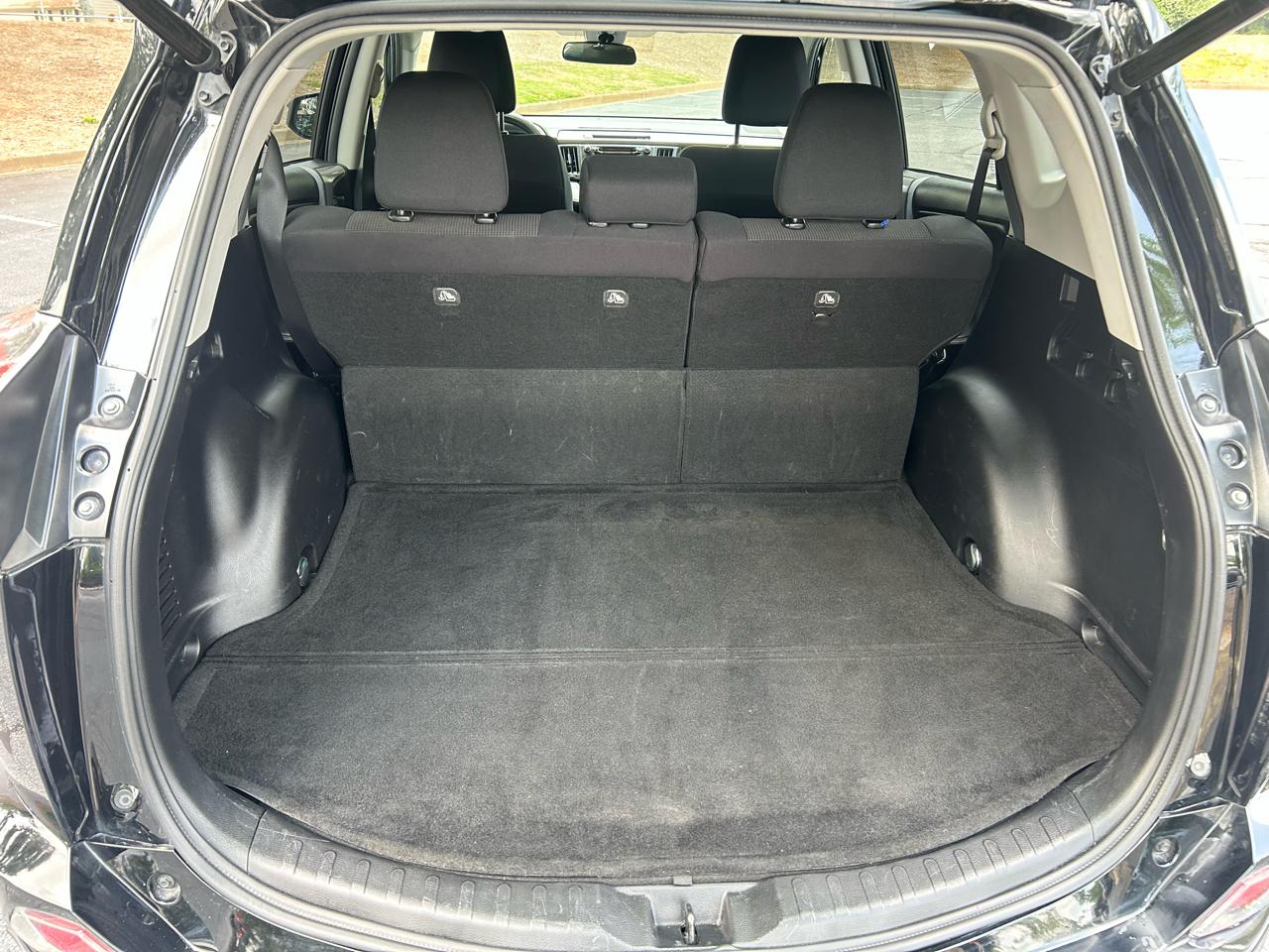 Toyota RAV4 XLE FWD (Natl) 2017