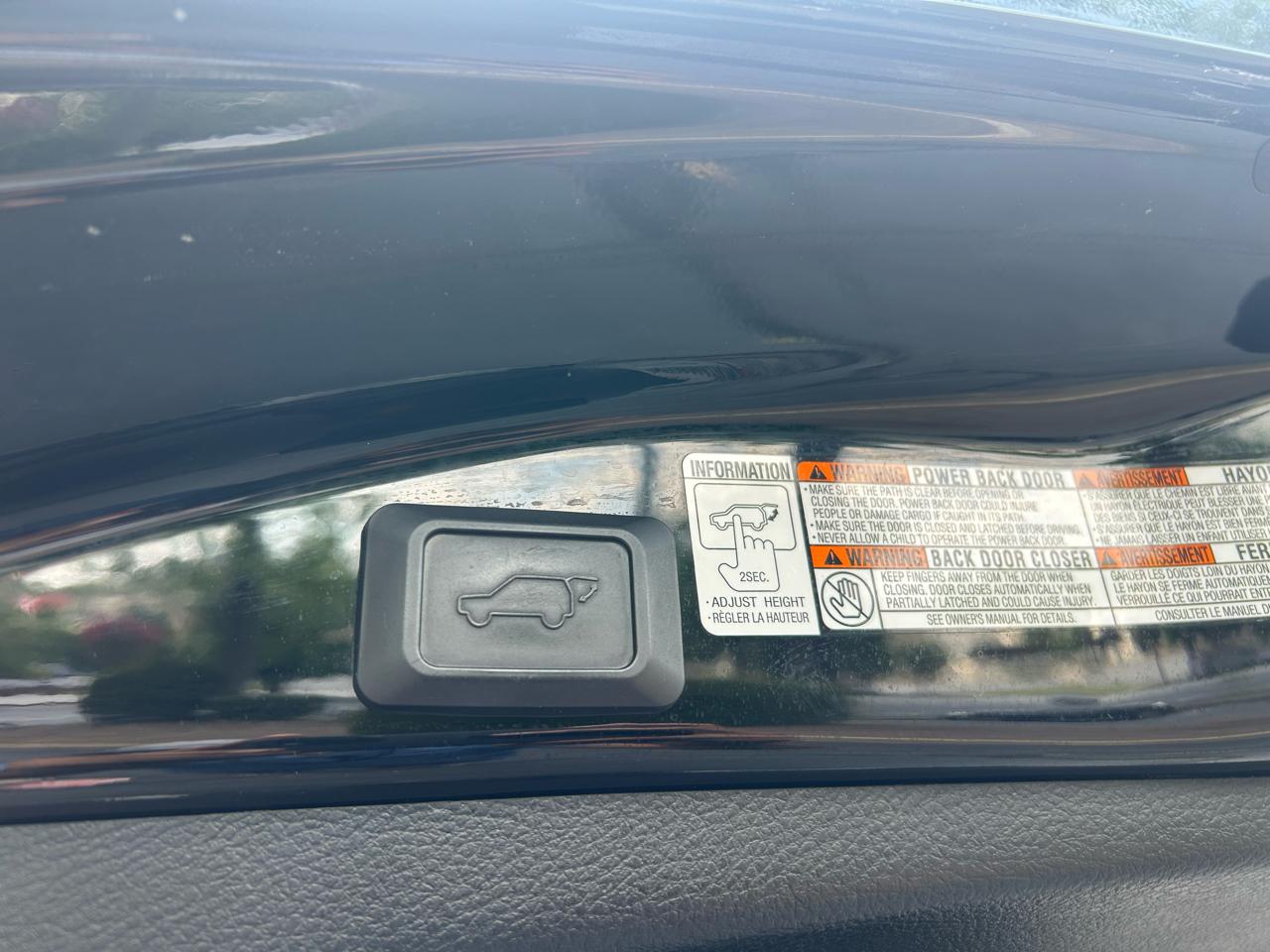 Toyota RAV4 XLE FWD (Natl) 2017