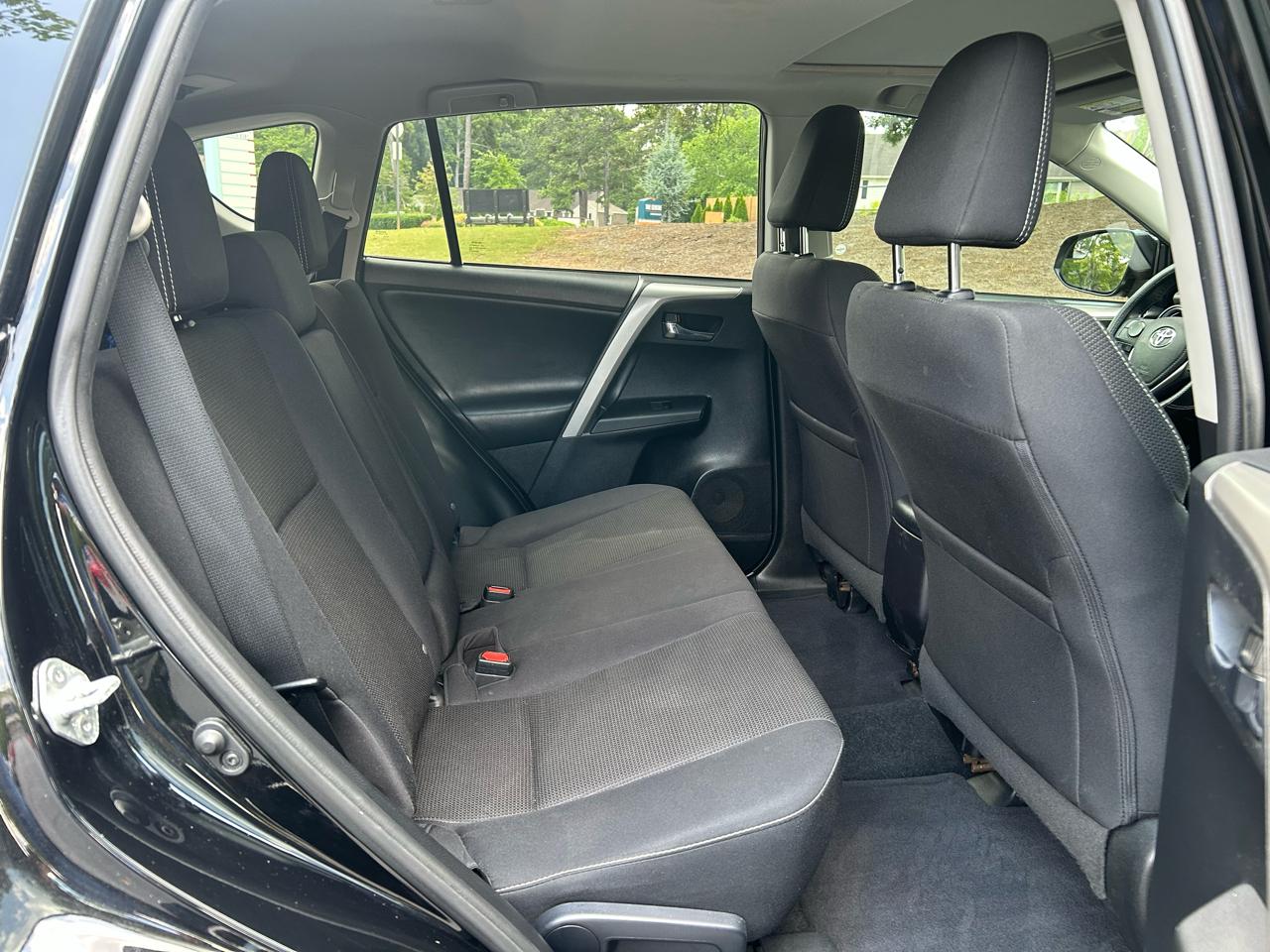 Toyota RAV4 XLE FWD (Natl) 2017
