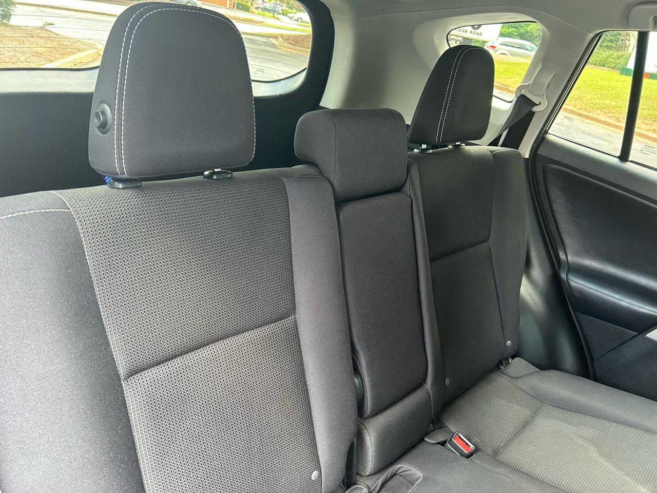 Toyota RAV4 XLE FWD (Natl) 2017