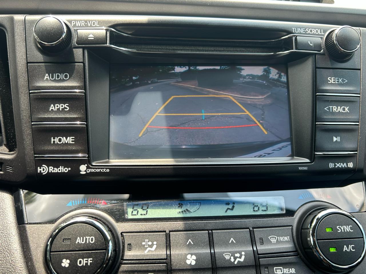Toyota RAV4 XLE FWD (Natl) 2017